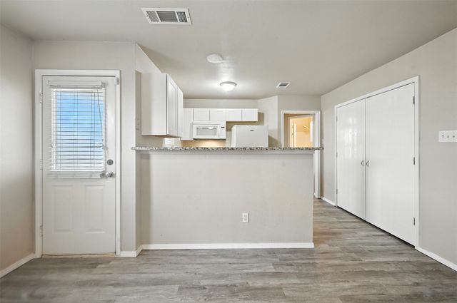 1317 Village Garden Drive, Azle, TX 76020