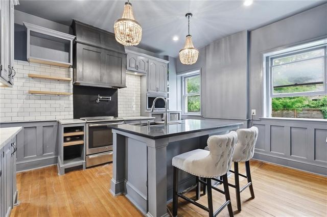 444 Gladstone Boulevard, Kansas City, MO 64124