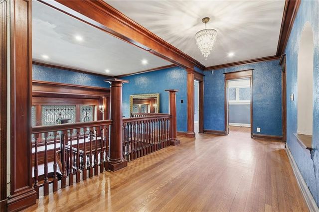 444 Gladstone Boulevard, Kansas City, MO 64124