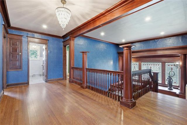 444 Gladstone Boulevard, Kansas City, MO 64124