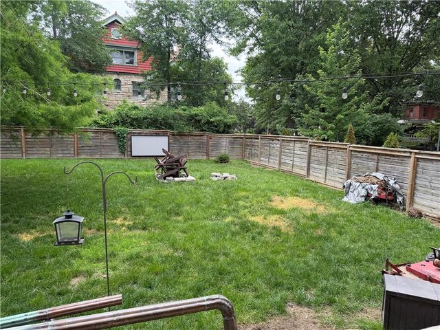 444 Gladstone Boulevard, Kansas City, MO 64124