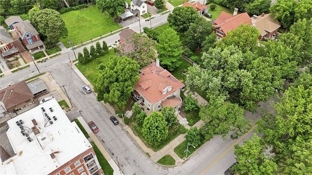 444 Gladstone Boulevard, Kansas City, MO 64124
