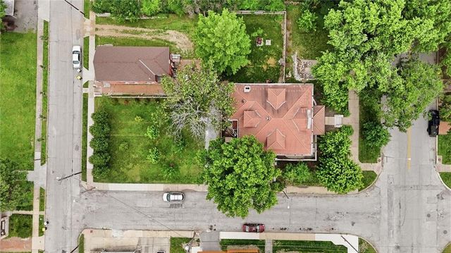 444 Gladstone Boulevard, Kansas City, MO 64124