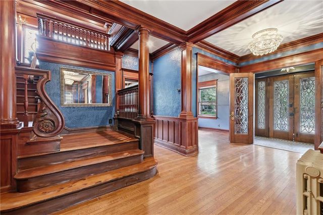 444 Gladstone Boulevard, Kansas City, MO 64124