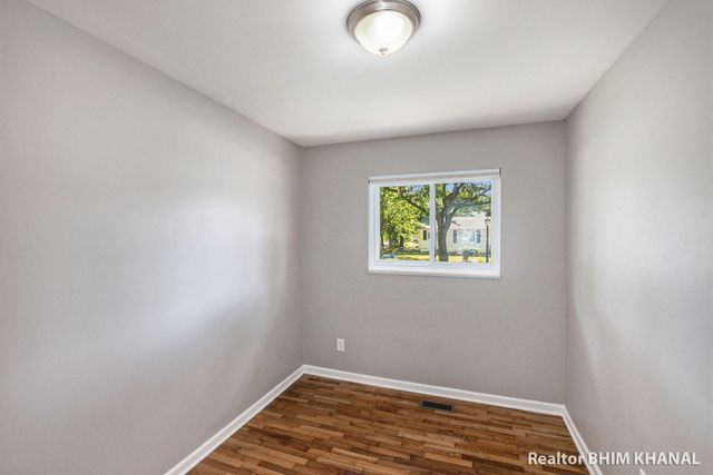 3100 Glenbrook Drive, Lansing City, MI 48911