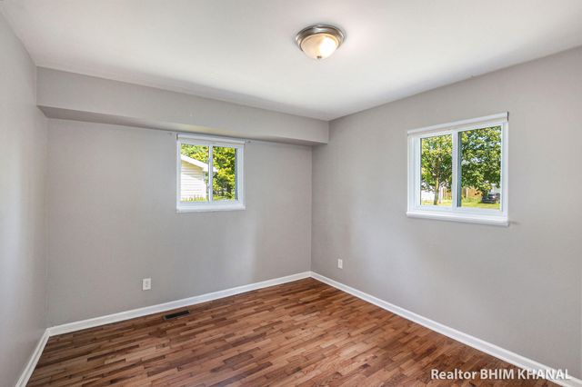 3100 Glenbrook Drive, Lansing City, MI 48911