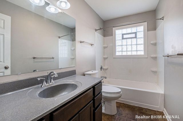 3100 Glenbrook Drive, Lansing City, MI 48911