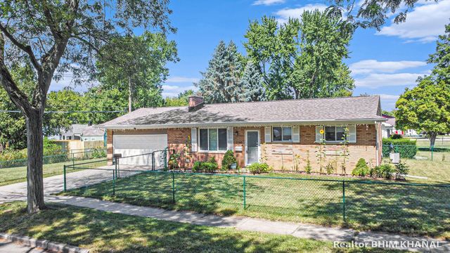3100 Glenbrook Drive, Lansing City, MI 48911