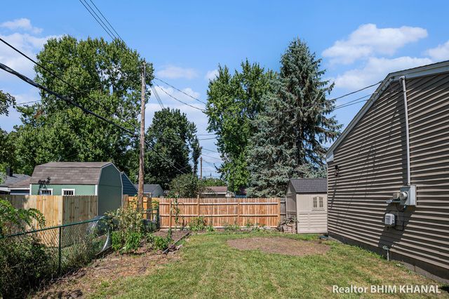 3100 Glenbrook Drive, Lansing City, MI 48911