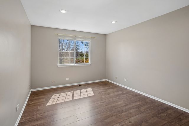 1917 Windsong Drive 1917, Schaumburg, IL 60194