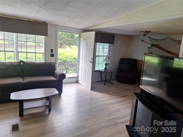 5022 Wrenn Drive, Denver, NC 28037