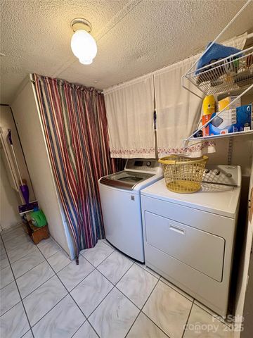 5022 Wrenn Drive, Denver, NC 28037