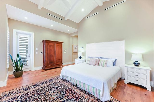 481 21st AVE S, Naples, FL 34102