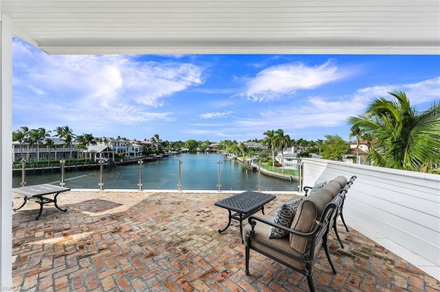 481 21st AVE S, Naples, FL 34102