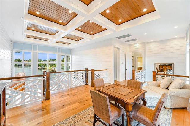 481 21st AVE S, Naples, FL 34102