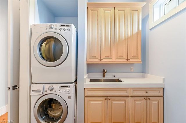 481 21st AVE S, Naples, FL 34102