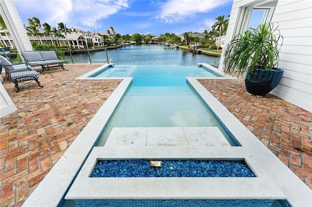 481 21st AVE S, Naples, FL 34102