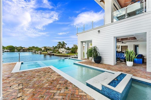 481 21st AVE S, Naples, FL 34102