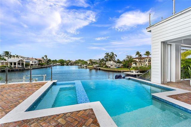 481 21st AVE S, Naples, FL 34102