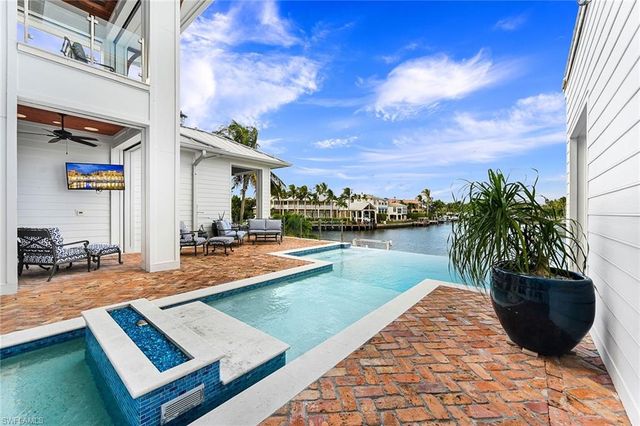 481 21st AVE S, Naples, FL 34102