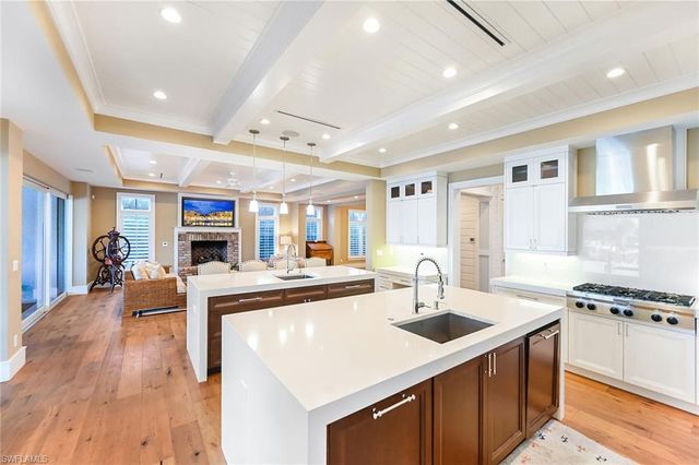 481 21st AVE S, Naples, FL 34102