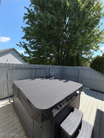 9454 Deer Hollow Drive, Mentor, OH 44060