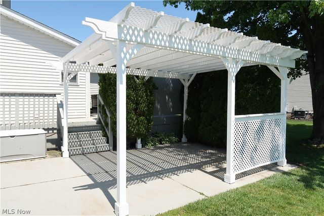 9454 Deer Hollow Drive, Mentor, OH 44060