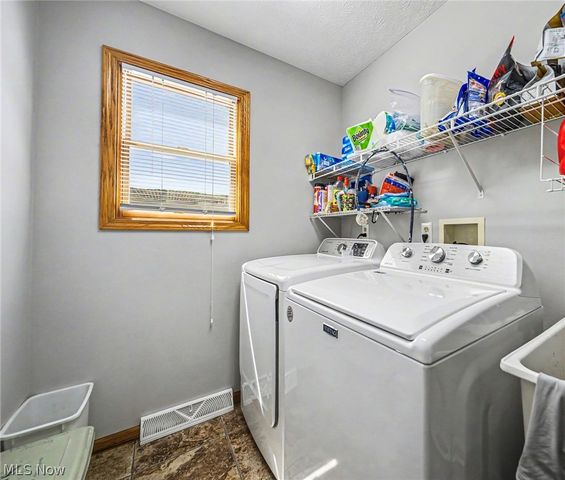 9454 Deer Hollow Drive, Mentor, OH 44060