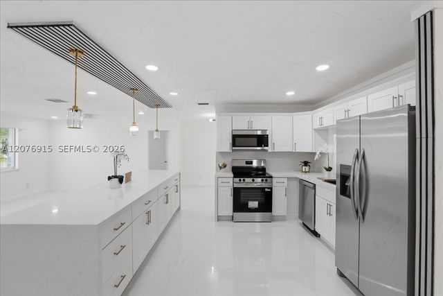8300 SW 26th Pl, Davie, FL 33328