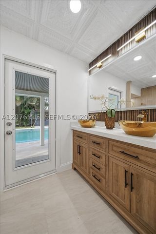 8300 SW 26th Pl, Davie, FL 33328