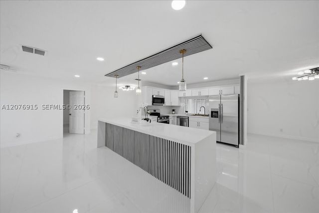 8300 SW 26th Pl, Davie, FL 33328