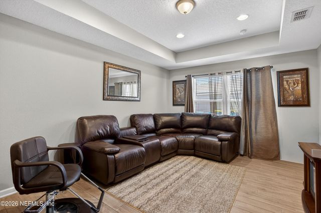 11516 RED KOI Drive, Jacksonville, FL 32226