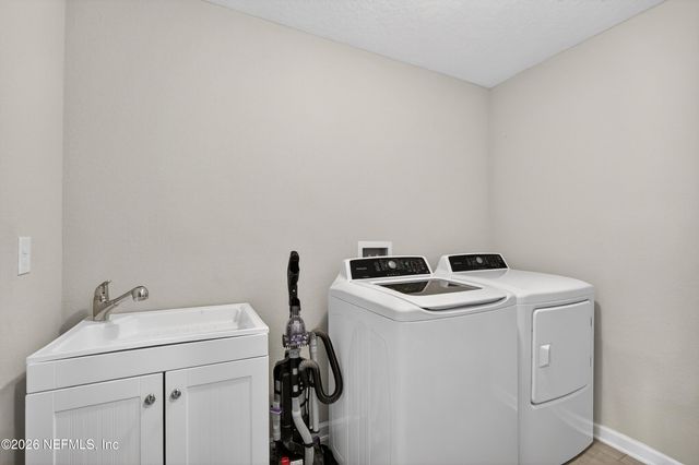 11516 RED KOI Drive, Jacksonville, FL 32226