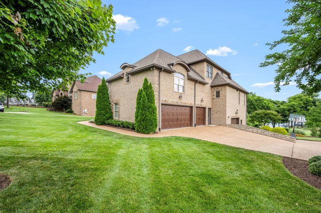 805 Azura Landing, Old Hickory, TN 37138
