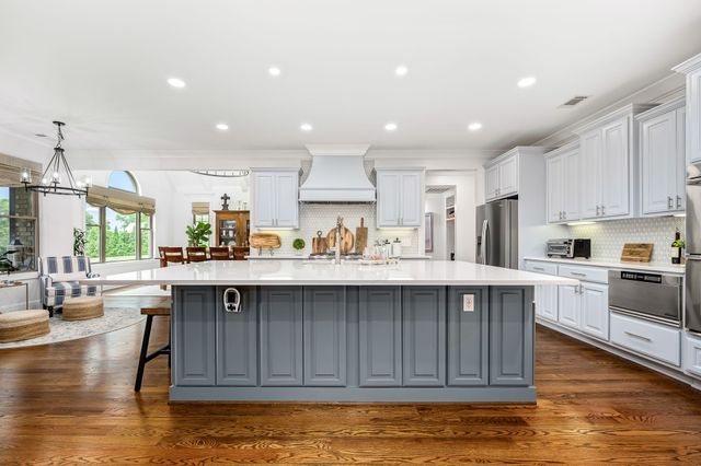 805 Azura Landing, Old Hickory, TN 37138