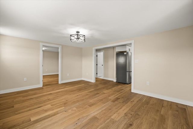 521 Marys Pond Rd, Rochester, MA 02770