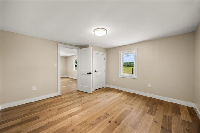 521 Marys Pond Rd, Rochester, MA 02770