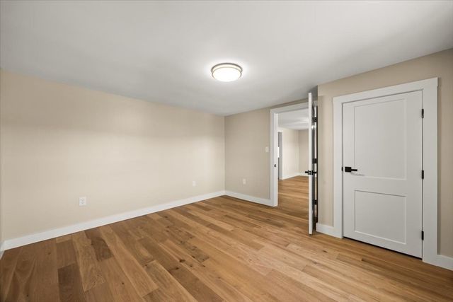 521 Marys Pond Rd, Rochester, MA 02770
