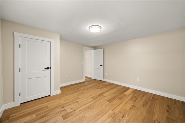 521 Marys Pond Rd, Rochester, MA 02770