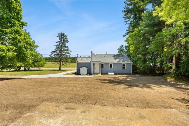 521 Marys Pond Rd, Rochester, MA 02770