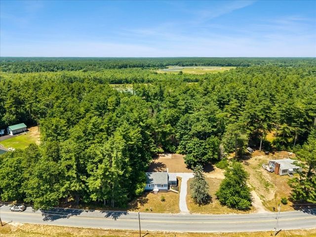 521 Marys Pond Rd, Rochester, MA 02770