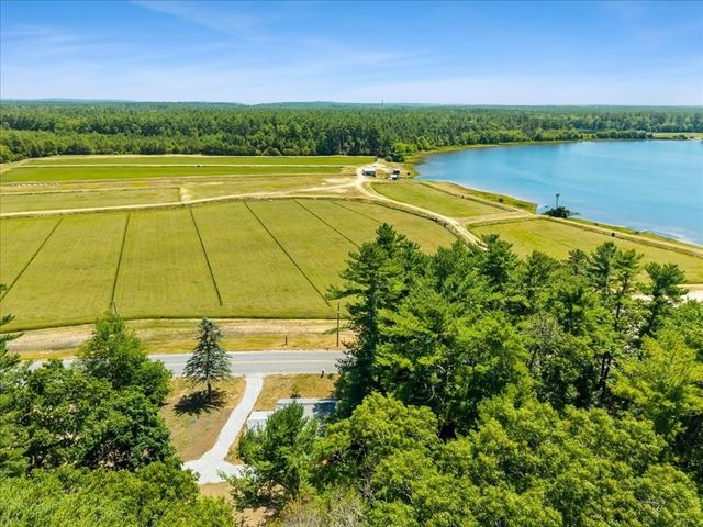 521 Marys Pond Rd, Rochester, MA 02770