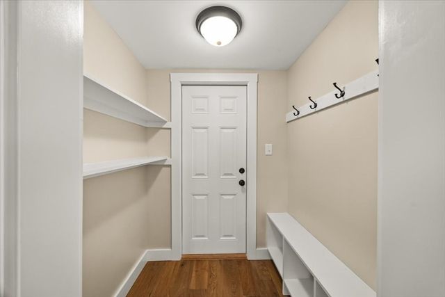 521 Marys Pond Rd, Rochester, MA 02770