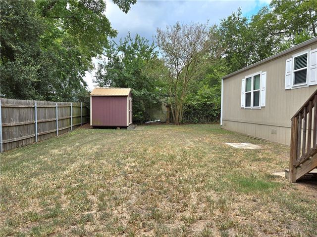 304 South Moore Street, Caldwell, TX 77836