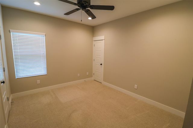 5213 Pinemont Creek Lane, Houston, TX 77018
