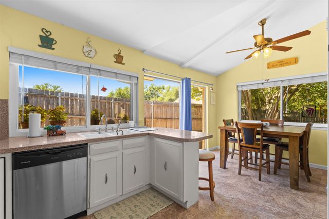 802 Via Balboa, Mesquite, TX 75150