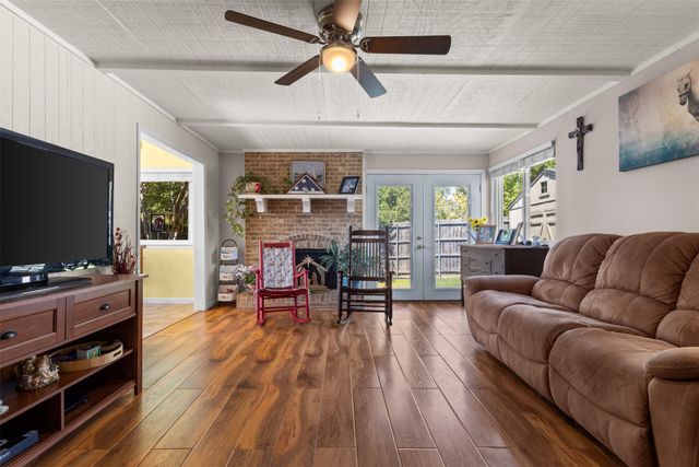 802 Via Balboa, Mesquite, TX 75150