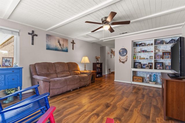 802 Via Balboa, Mesquite, TX 75150
