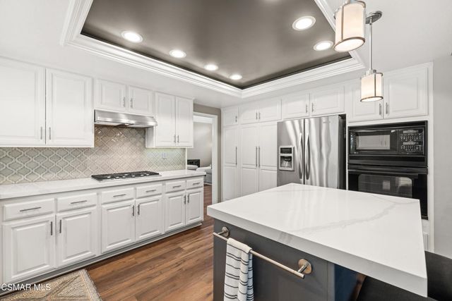 3034 Deer Valley Avenue, Newbury Park, CA 91320