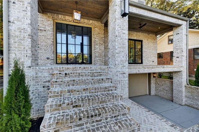 991 Courtenay Drive NE, Atlanta, GA 30306